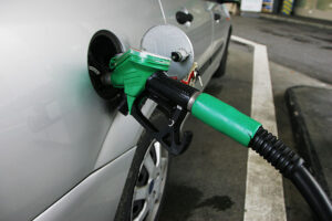 ارتفاع سعر البنزين منتصف هذه الليلة، وهذا هو السعر الجديد لليتر