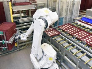 كيف ستستفيد المصانع العربية في البلاد من استخدام الروبوتات في عملية التصنيع؟
