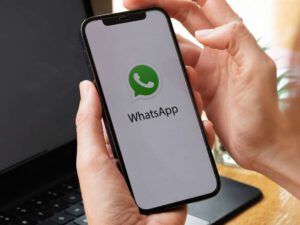 WhatsApp يحتلّ القمّة: تعرّفوا على منصّات الإنترنت المفضّلة للمجتمع العربيّ في إسرائيل، وكيف تزوّده بمعلومات خاطئة وخطيرة خلال الحروب والأزمات