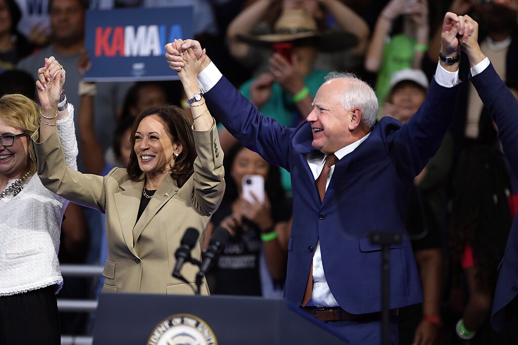 1024px Kamala Harris Tim Walz 53915639353